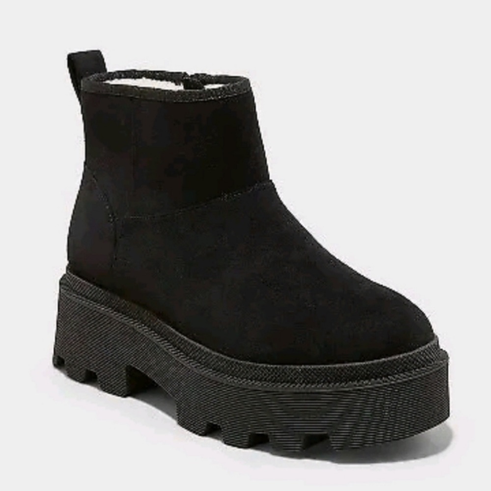 Universal Thread Women's Black Round-Toe Zip-Up Rowland Winter Boots Size 9